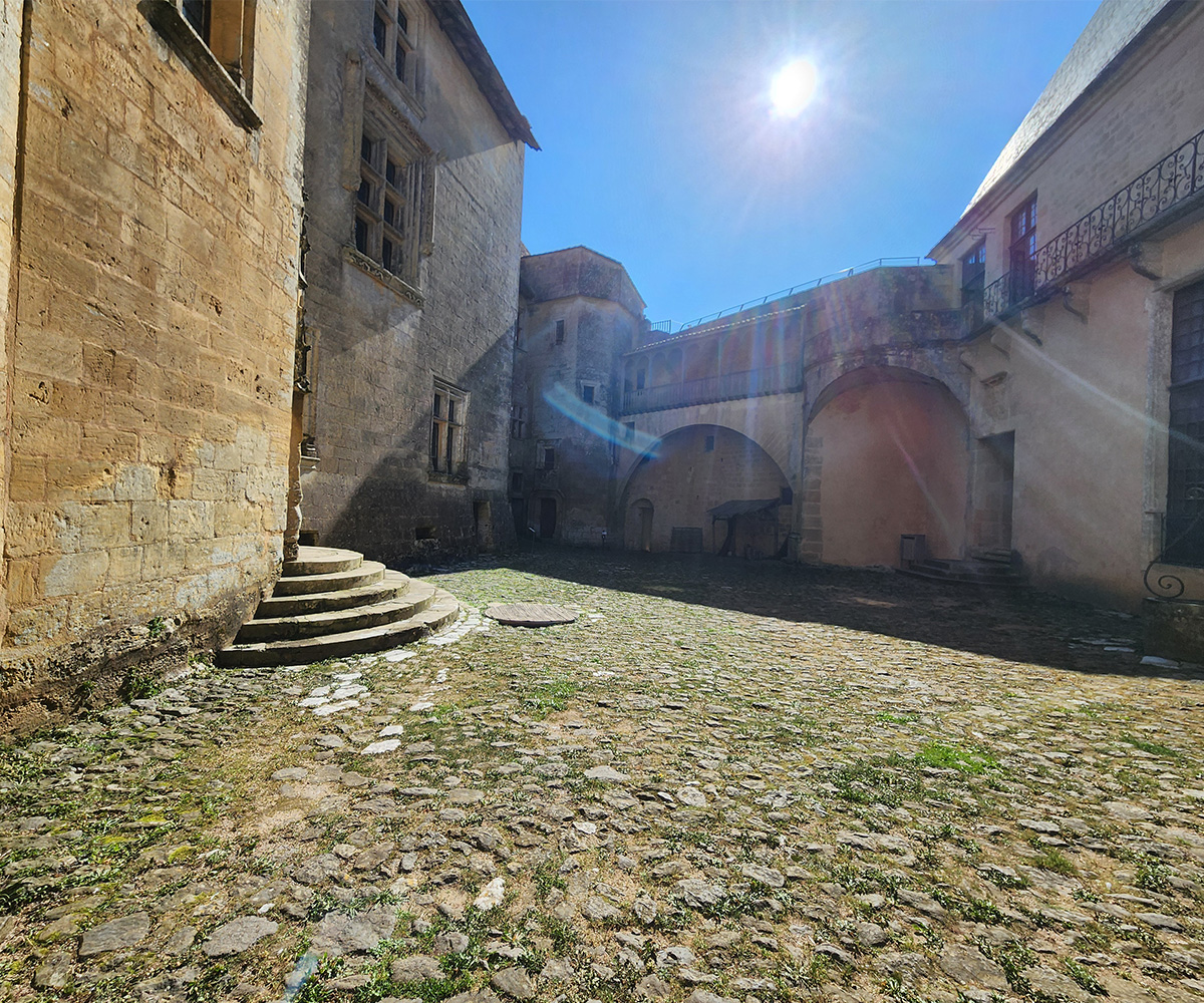 chateau de biron road trip