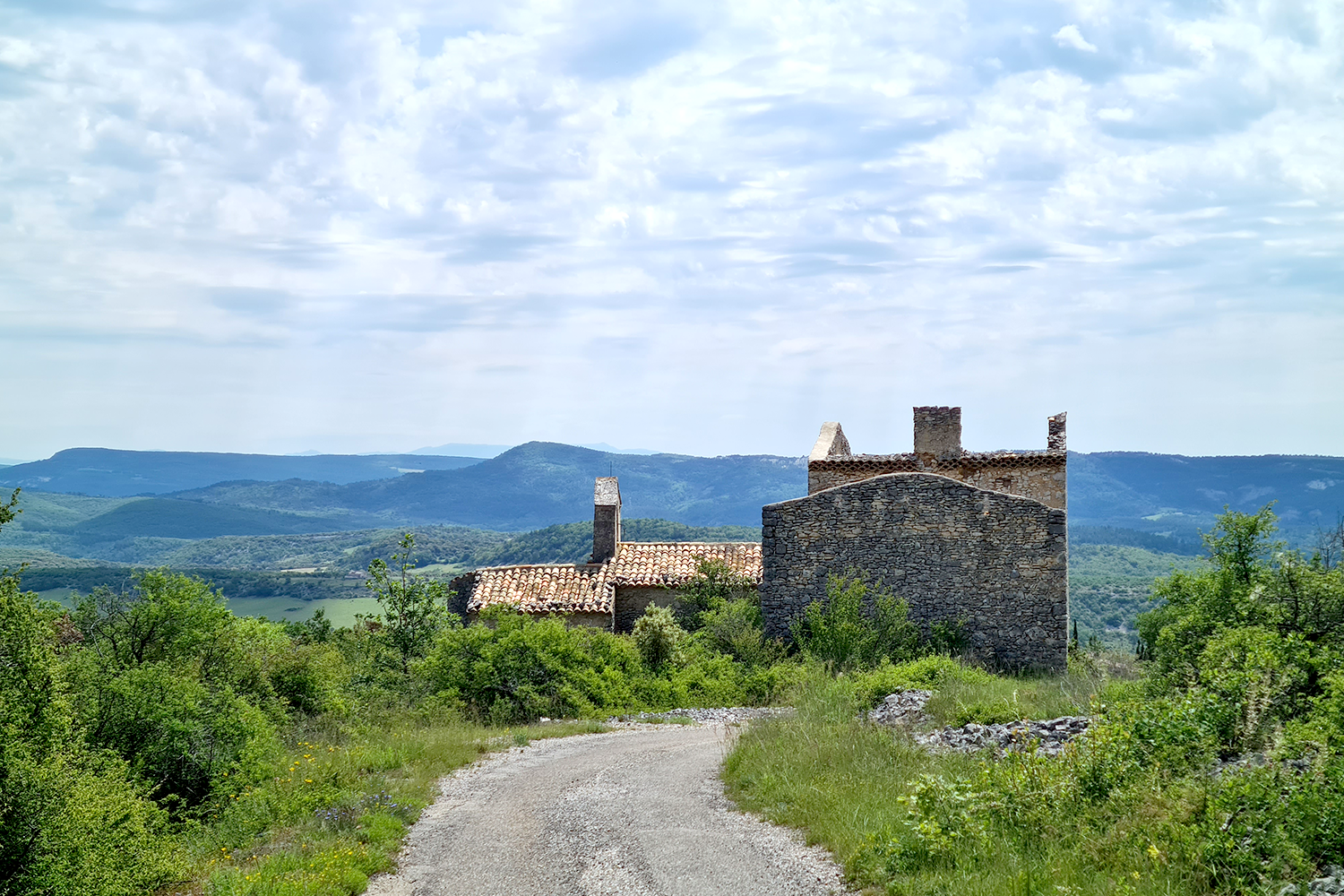 road trip luberon simiane la rotonde village