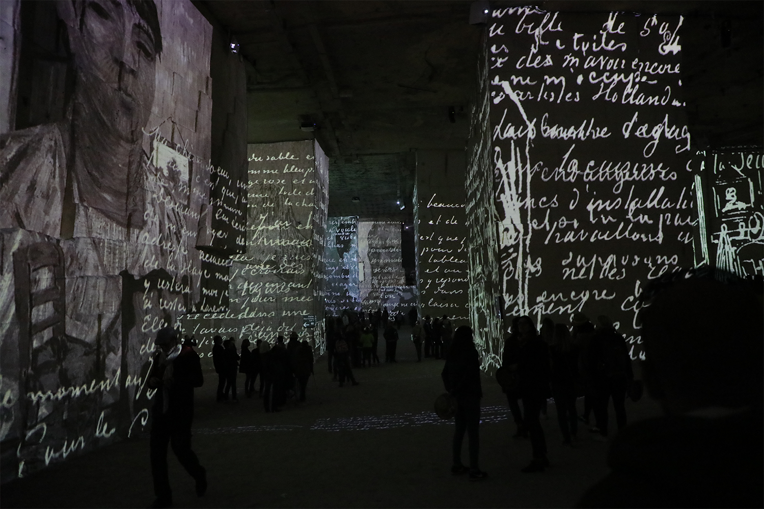 CARRIERES DE LUMIERE VAN GOGH