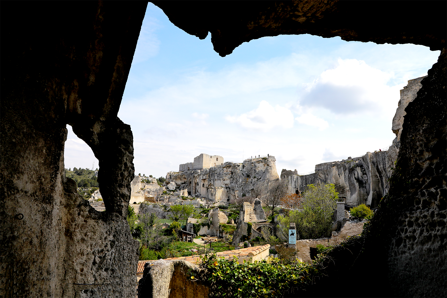 LES BAUX DE PROVENCE VUE RUINE CHATEAU