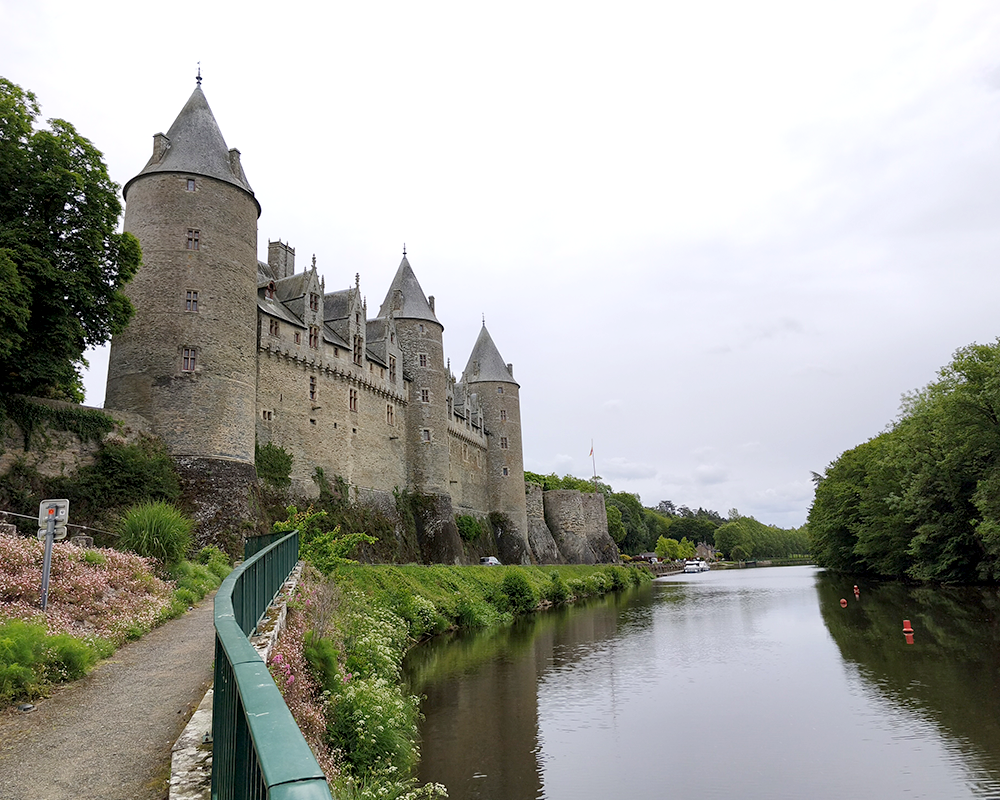10 CHATEAU JOSSELIN VUE RIVIERE